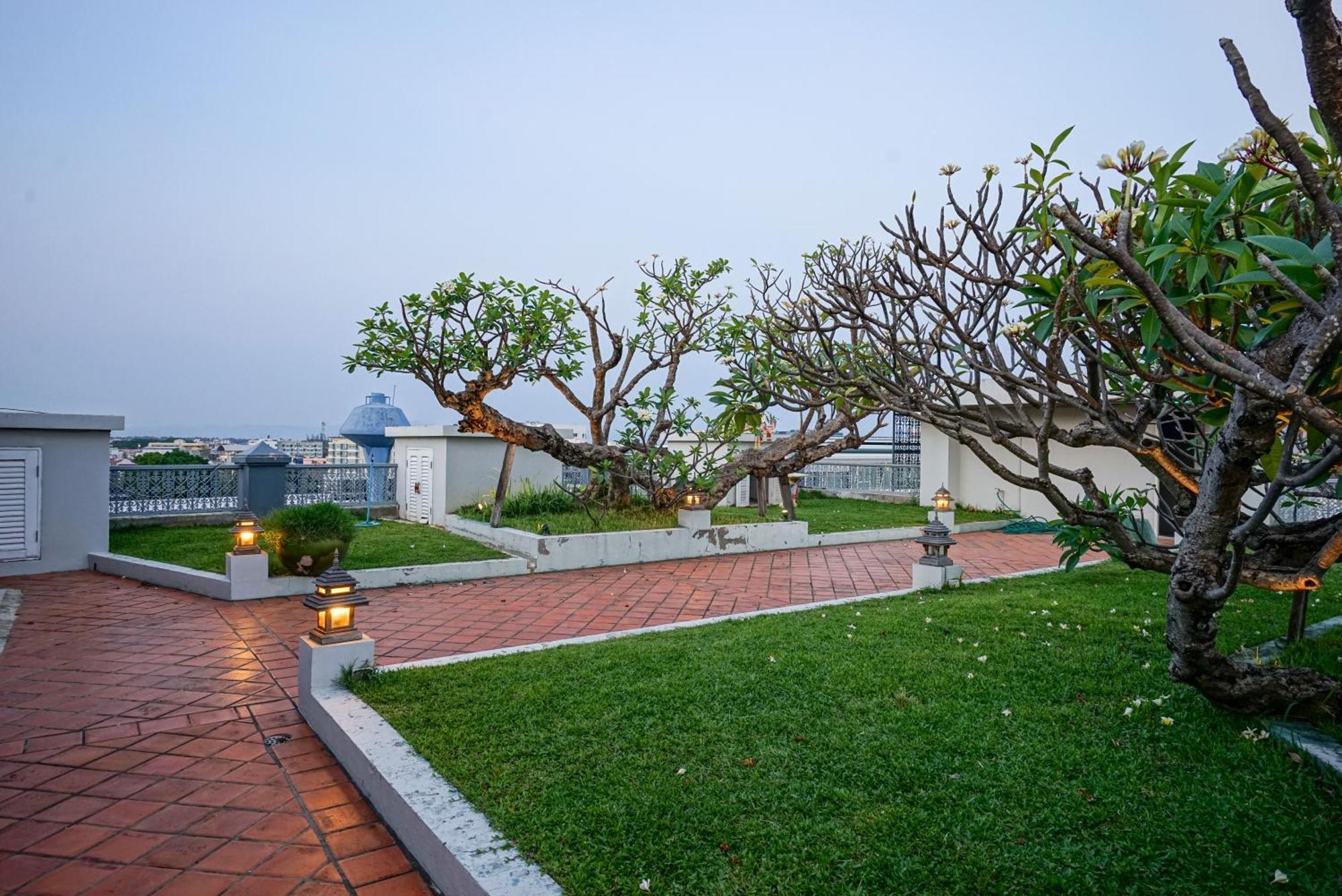 At Pingnakorn Nimman Hotel Chiang Mai Bagian luar foto